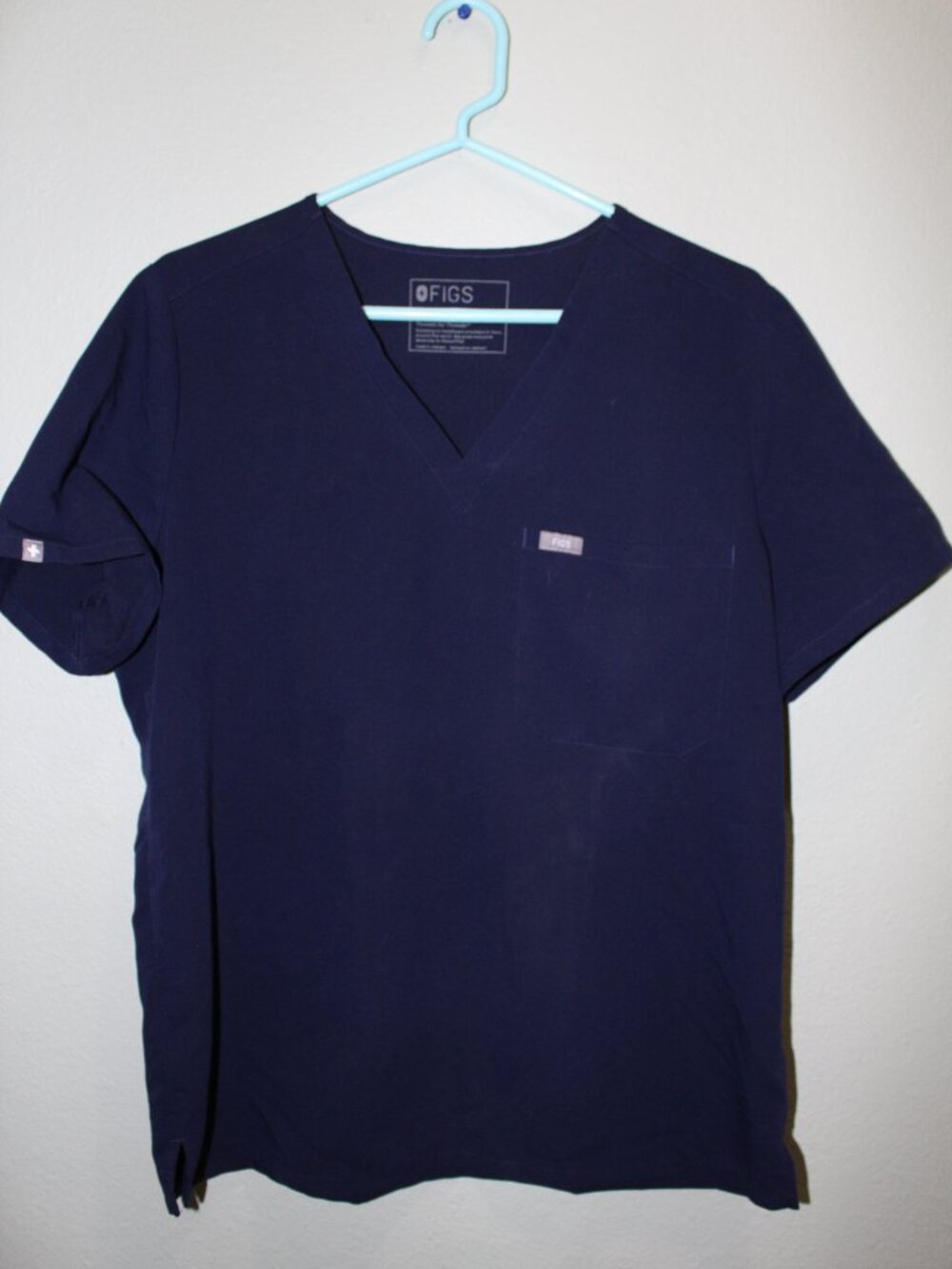 FIGS Women's Catarina Scrub Top Navy